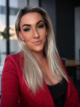 Clara-Emilia Pirzl - Hotelmanagerin und Entwicklerin von Room2Breakfast